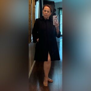 Like New Long Coat Long Sleeve,4 Button Down w/Front Pockets, Pleat Back Size S